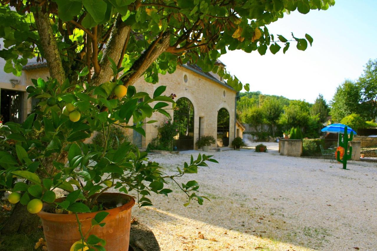 Gite Du Manoir Le Roc Couze-et-Saint-Front Kültér fotó